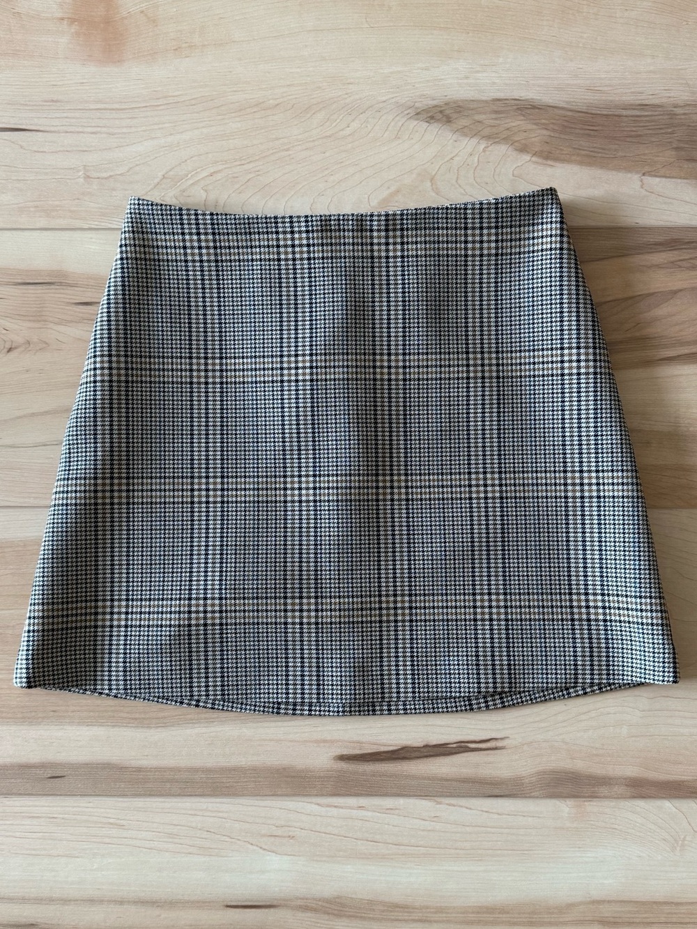 Aritzia Wilfred Houndstooth Plaid Classic Mini Skirt